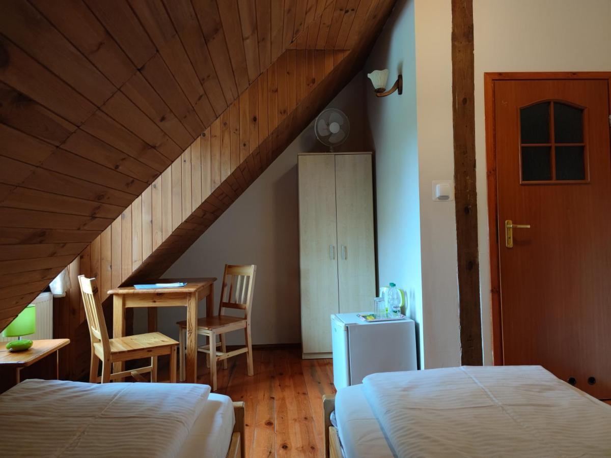 Folwark Luknajno Nad Jeziorem Sniardwy Gospoda Dziedzictwo Kulinarne Warmia-Mazury Mikołajki Extérieur photo