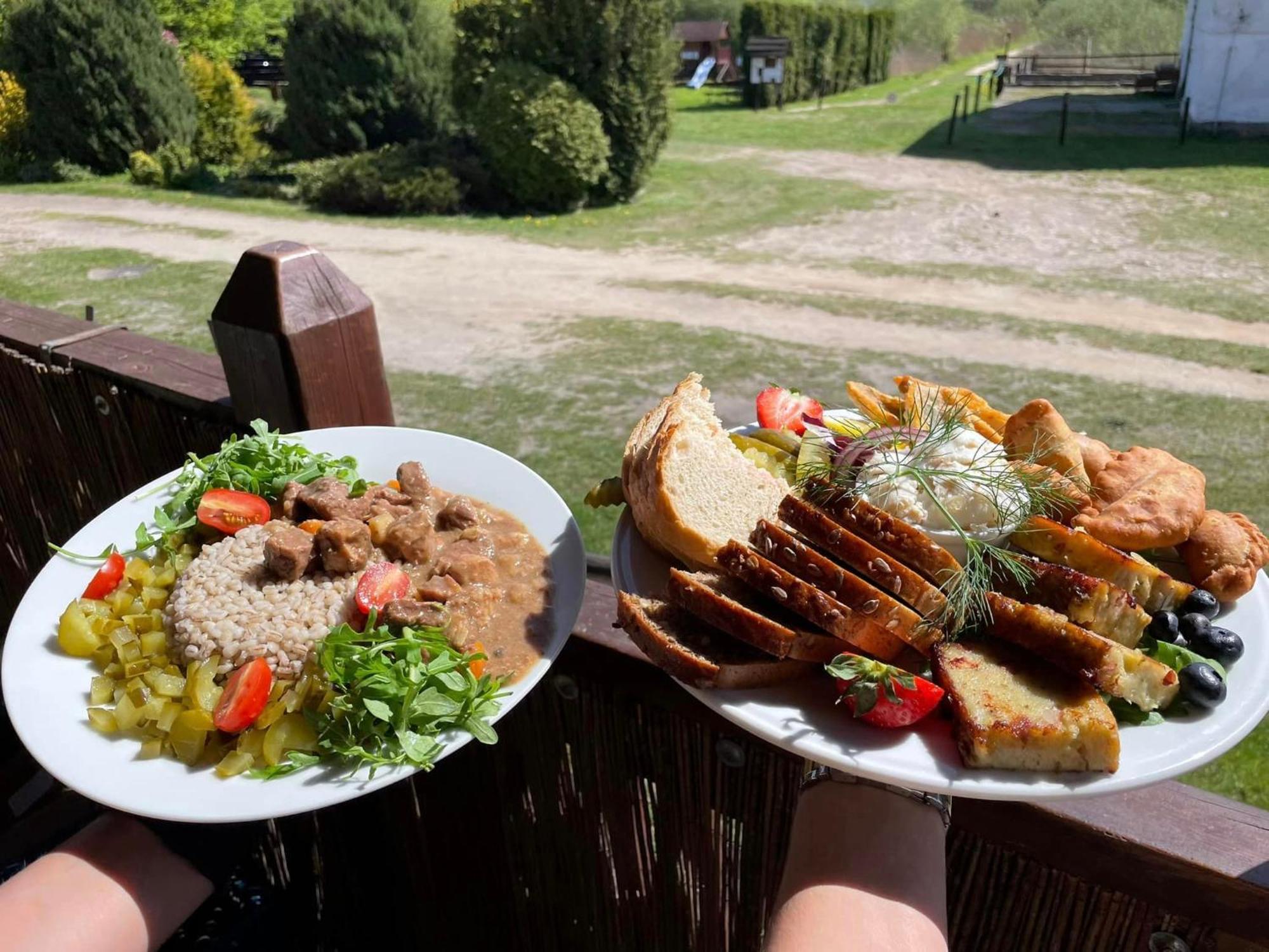 Folwark Luknajno Nad Jeziorem Sniardwy Gospoda Dziedzictwo Kulinarne Warmia-Mazury Mikołajki Extérieur photo