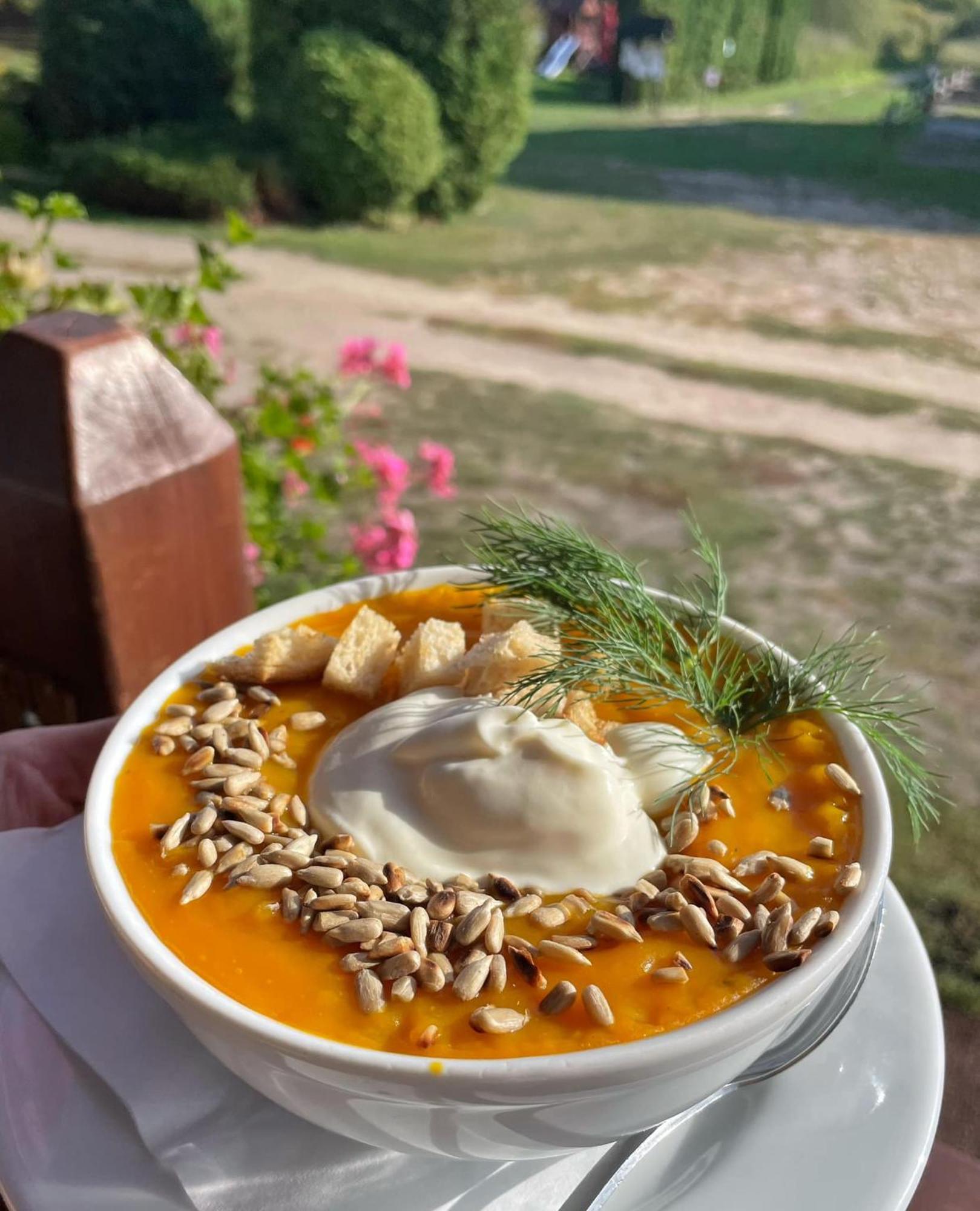 Folwark Luknajno Nad Jeziorem Sniardwy Gospoda Dziedzictwo Kulinarne Warmia-Mazury Mikołajki Extérieur photo