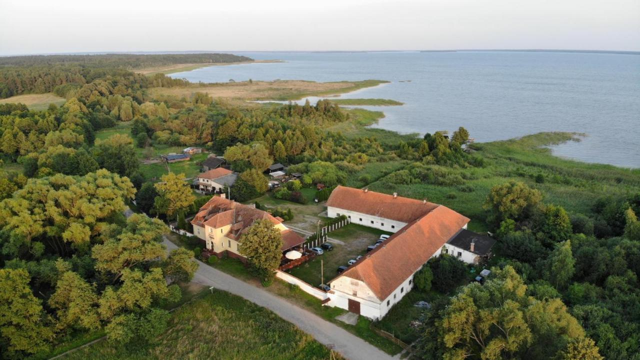 Folwark Luknajno Nad Jeziorem Sniardwy Gospoda Dziedzictwo Kulinarne Warmia-Mazury Mikołajki Extérieur photo